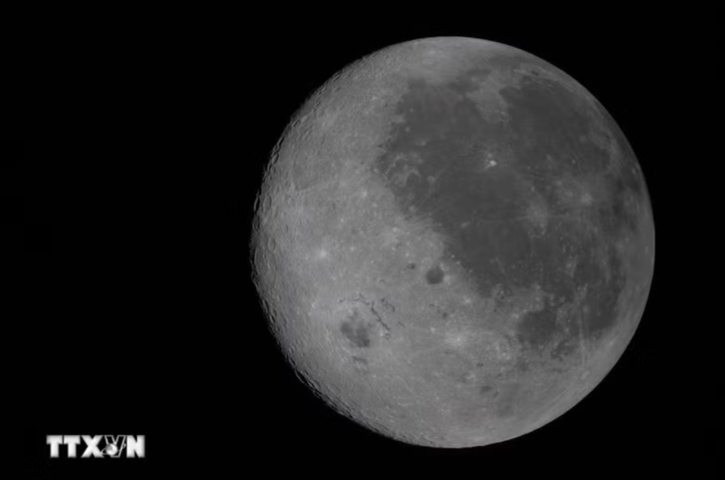 NASA phát hiện hố va chạm lớn hình thành trên Mặt Trăng - ảnh 1