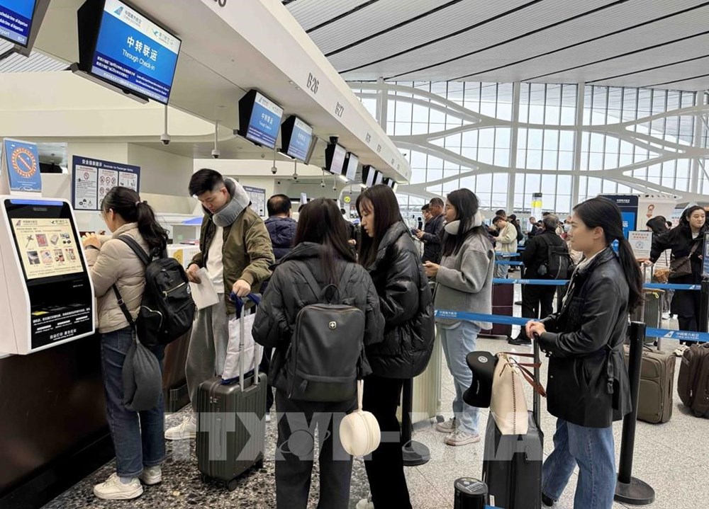 Trung Quốc lập vùng cấm bay ở Bắc Kinh và siết chặt quy định xuất nhập cảnh - ảnh 1