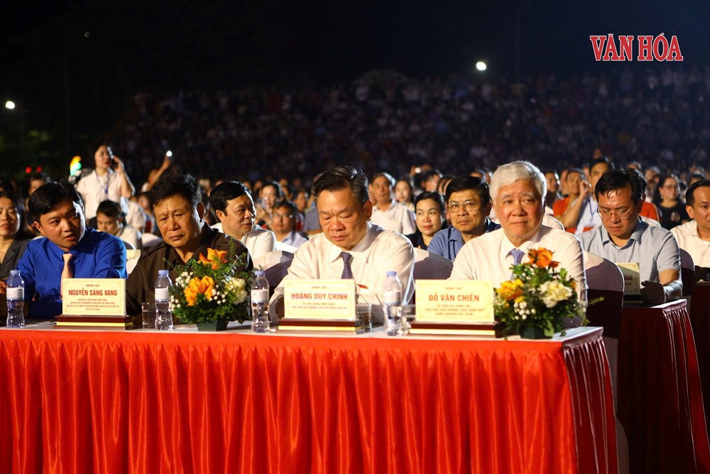 Khai mạc “Đêm hội Thành Tuyên năm 2026”: Lung linh sắc màu trăng rằm xứ Tuyên - ảnh 1
