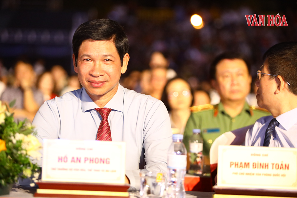 Khai mạc “Đêm hội Thành Tuyên năm 2026”: Lung linh sắc màu trăng rằm xứ Tuyên - ảnh 3