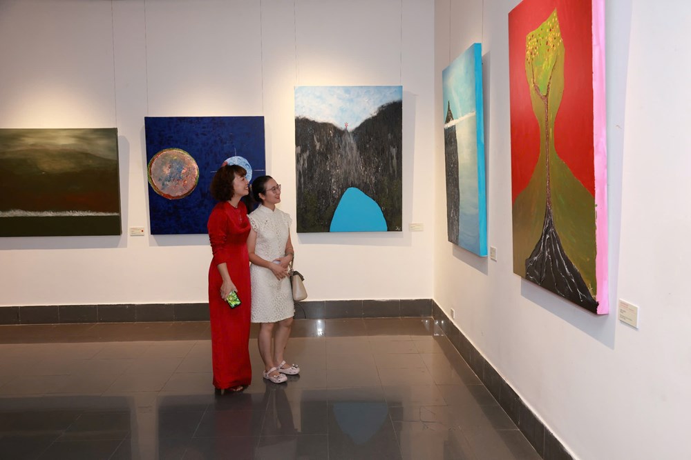 Dịch giả, họa sĩ Đức Dũng ra mắt 19 cuốn sách về “Chuyển đổi số” và triển lãm tranh cá nhân “Người Phiên dịch” - ảnh 11