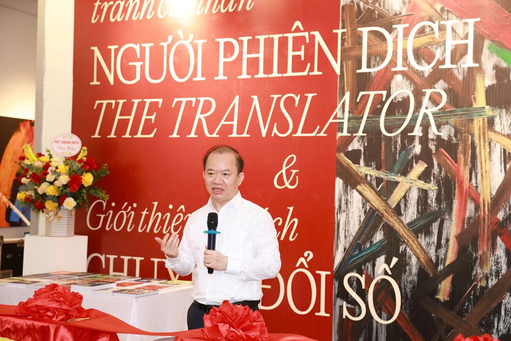 Dịch giả, họa sĩ Đức Dũng ra mắt 19 cuốn sách về “Chuyển đổi số” và triển lãm tranh cá nhân “Người Phiên dịch” - ảnh 4
