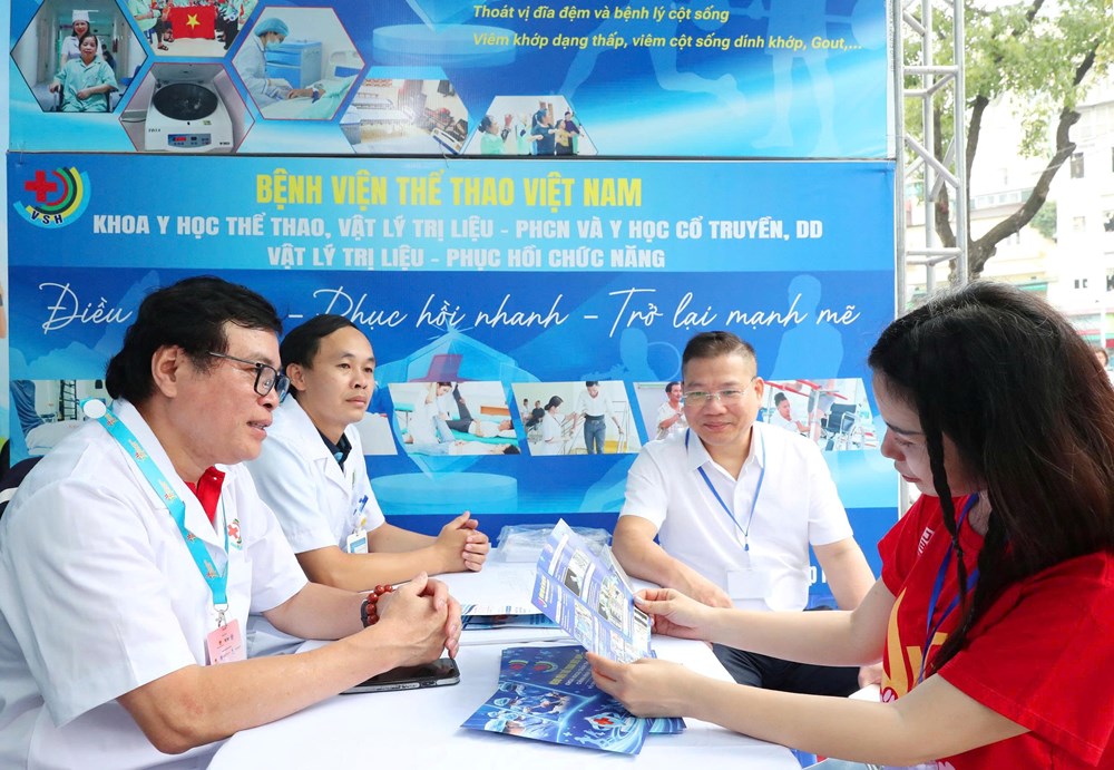 Kiểm tra sức khỏe, hướng dẫn phương pháp tập luyện: Điểm nhấn thiết thực tại Lễ phát động Phong trào toàn dân tập luyện thể thao - ảnh 1