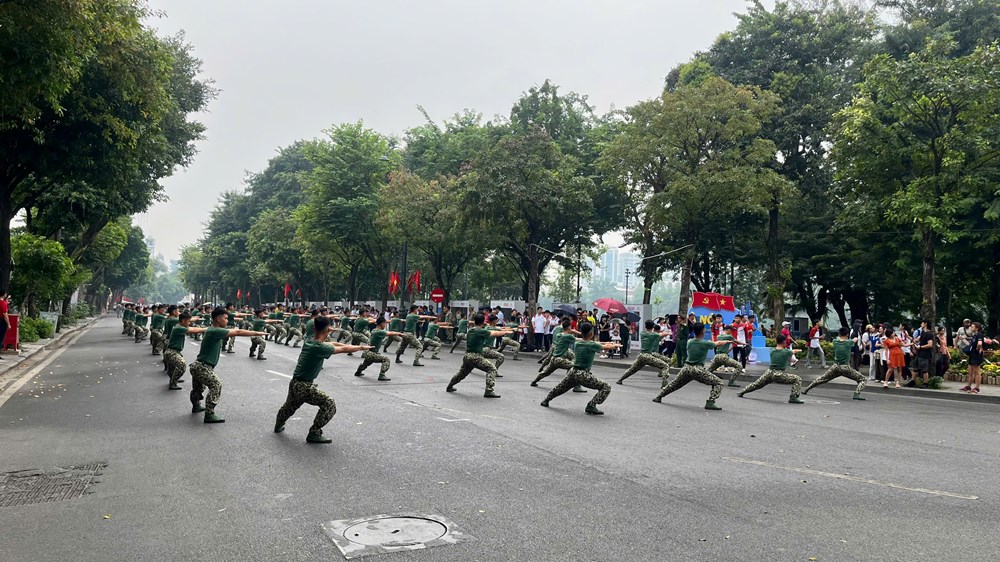 Mãn nhãn màn trình diễn sức mạnh võ thuật của lực lượng Quân đội nhân dân - ảnh 1