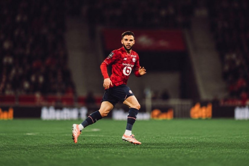 Đông Nam Á có cầu thủ đầu tiên ra sân ở Champions League - ảnh 1