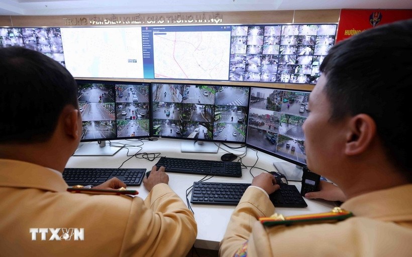 Người dân có thể nhận thông báo phạt nguội và quét mã QR nộp phạt qua VNeTraffic mà không cần đến trụ sở công an - ảnh 1