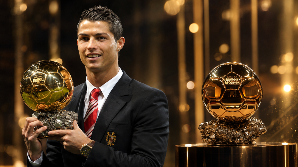Ronaldo vượt Messi để giành danh hiệu Quả bóng vàng mọi thời đại - ảnh 1