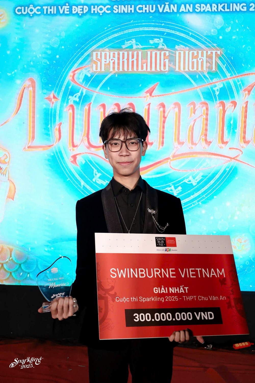 Đêm hội Sparkling Night 2025: Vẻ đẹp học sinh Chu Văn An - ảnh 8