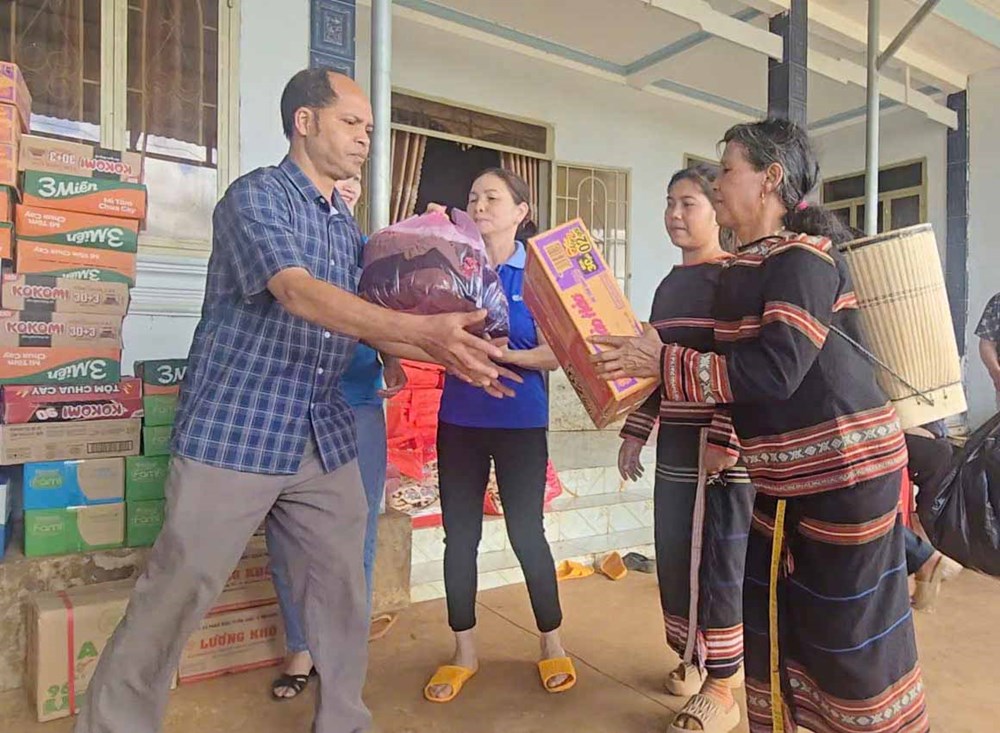 Triệu triệu tấm lòng hướng về miền Trung - ảnh 2