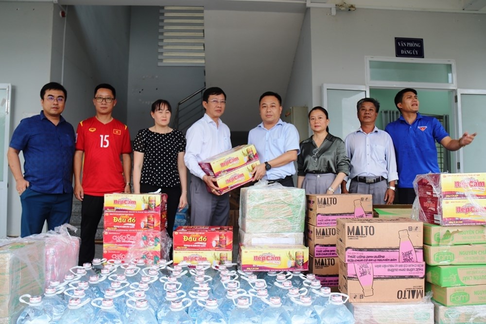 Triệu triệu tấm lòng hướng về miền Trung - ảnh 4