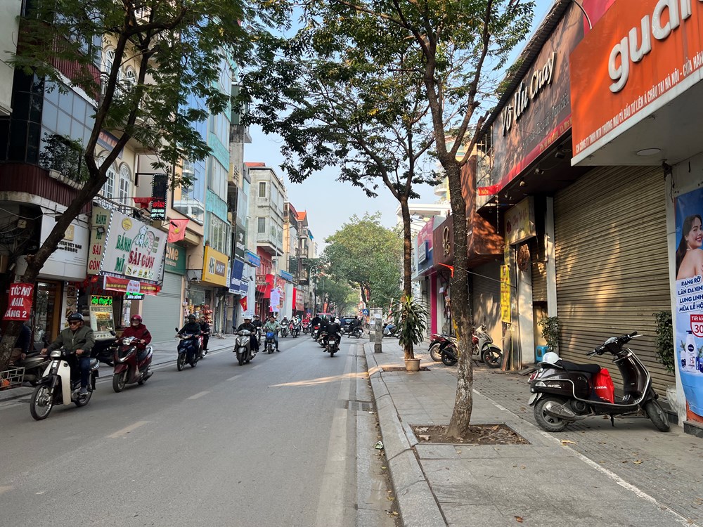 Hà Nội sau một tuần dừng quản lý đô thị kiểu “chiến dịch” - ảnh 1