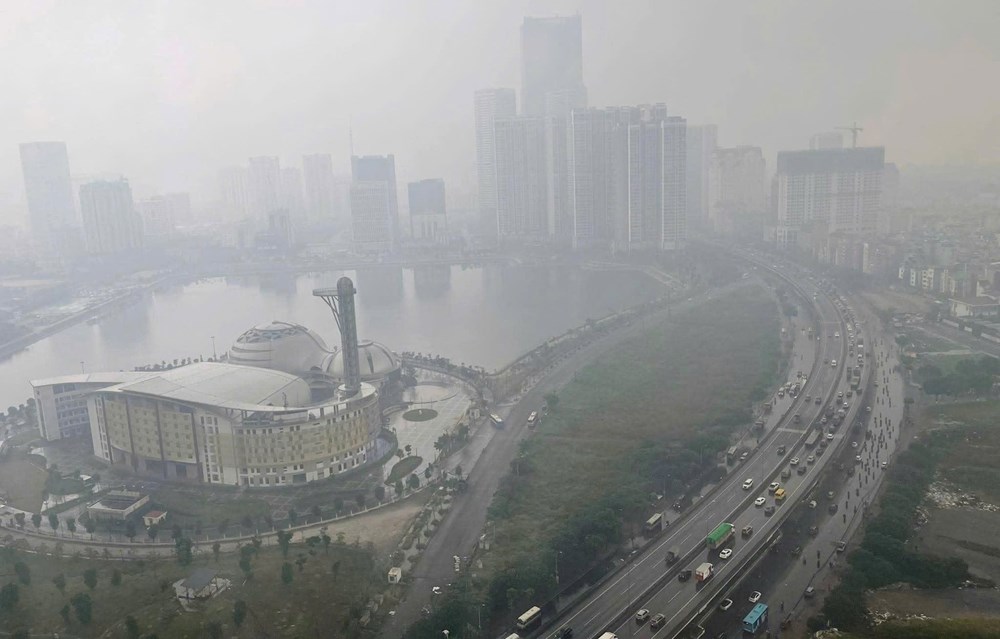 Chất lượng không khí Hà Nội “đảo chiều”: Chuyên gia cảnh báo rủi ro sức khỏe - ảnh 1