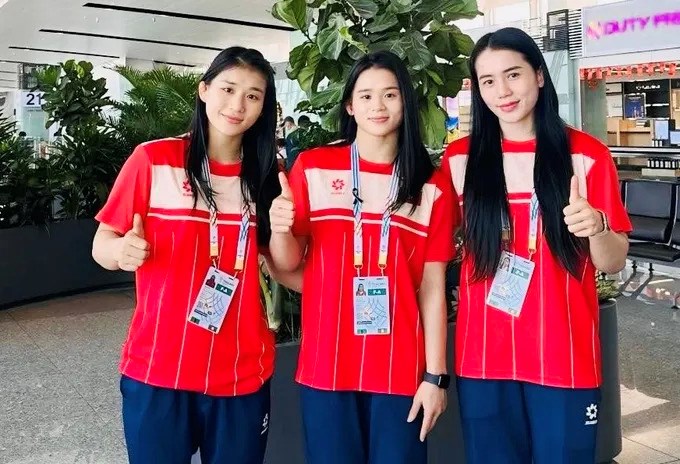 Ba chị em ruột trên sàn vật, mang HCV thứ 70 về cho Việt Nam - ảnh 1