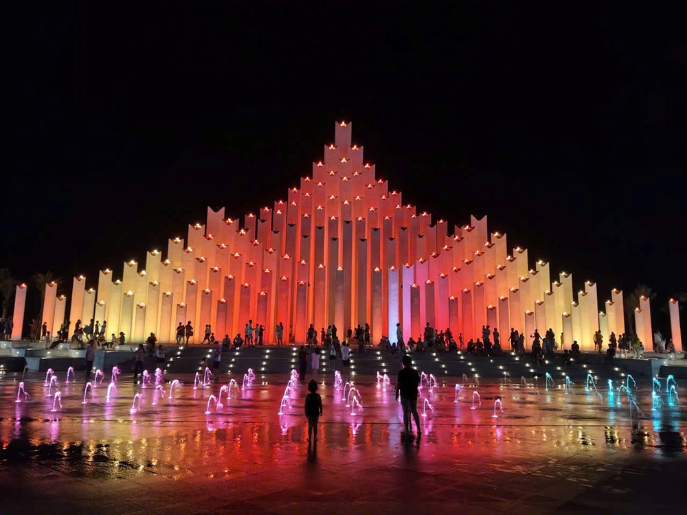 Tháp Tam Thắng chính thức mở cửa, đánh thức không gian biển Thùy Vân - ảnh 1