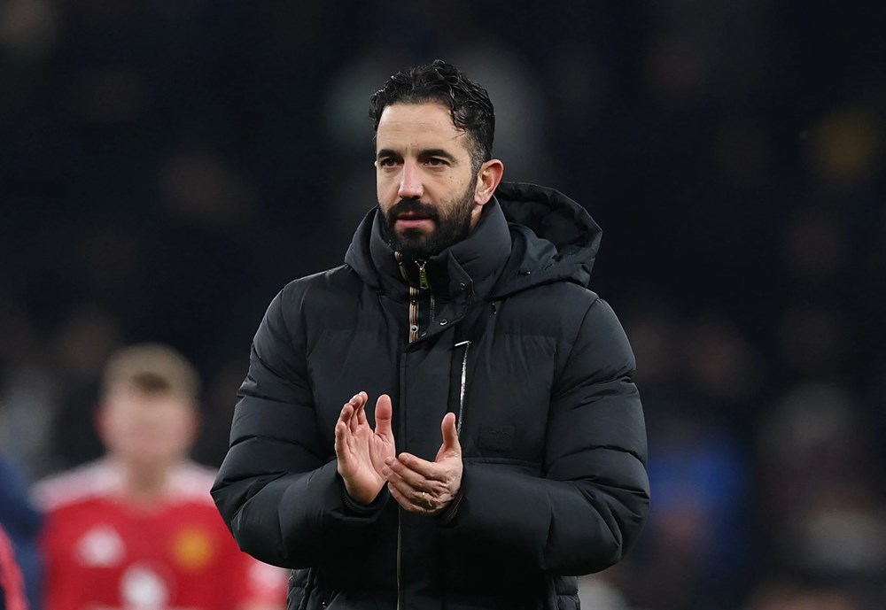 Sa thải Amorim, Man Utd trả giá đắt cho 14 tháng rối loạn  - ảnh 1