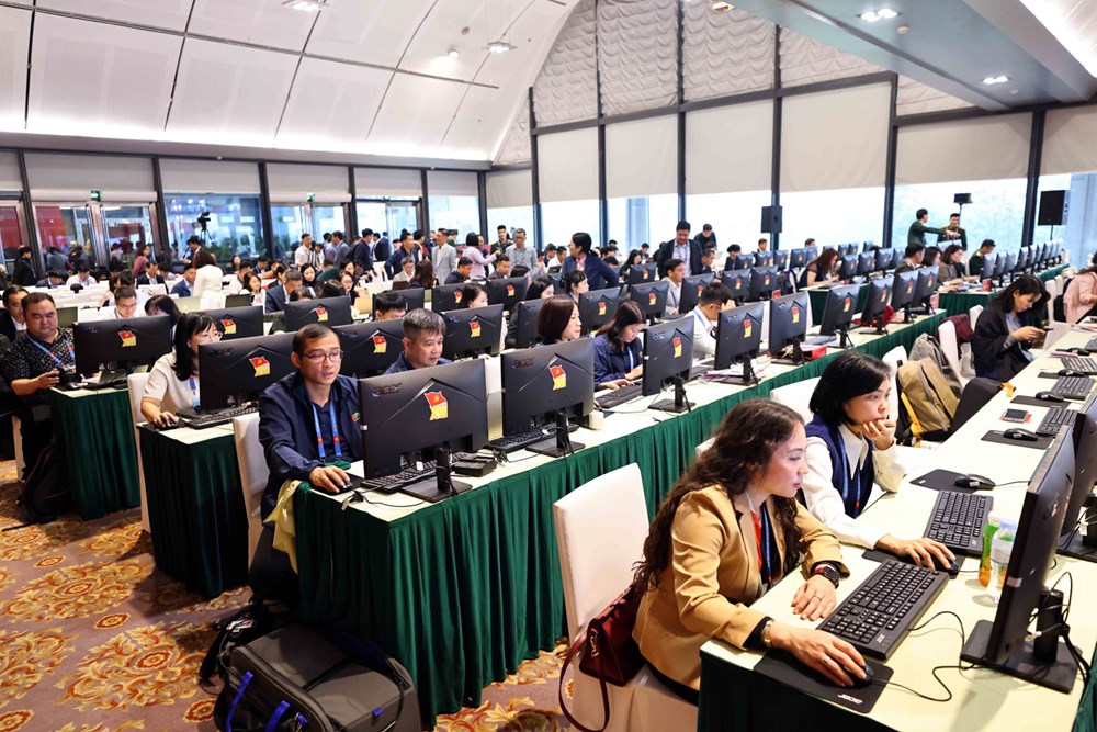 Truyền thông quốc tế đưa tin đậm nét về ngày làm việc đầu tiên - ảnh 1