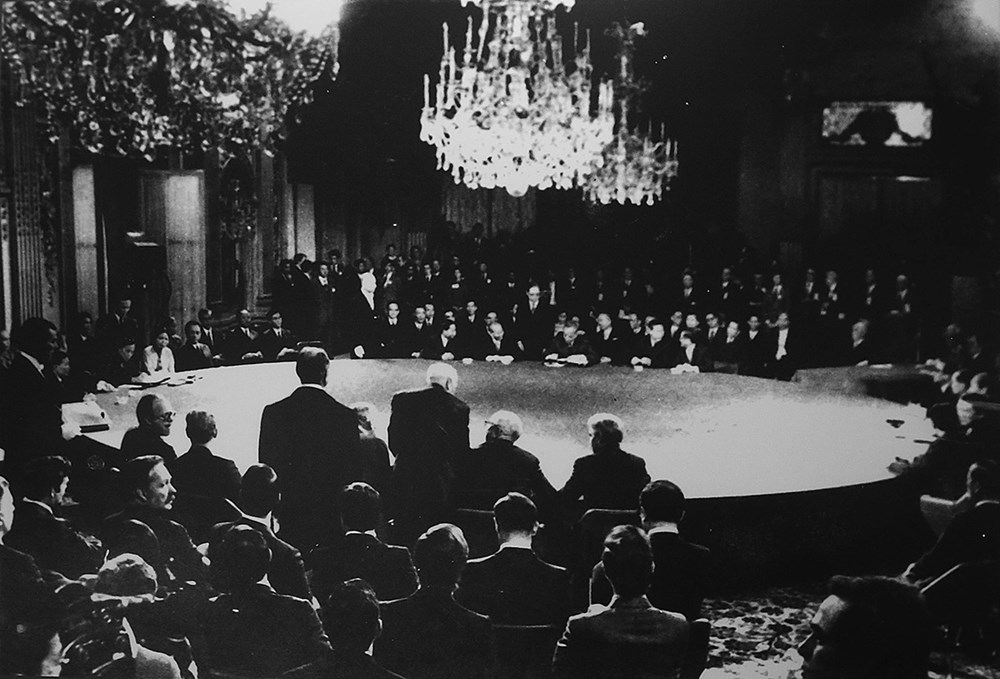 Ký Hiệp định Paris, mở ra cục diện mới cho cách mạng Việt Nam - ảnh 1