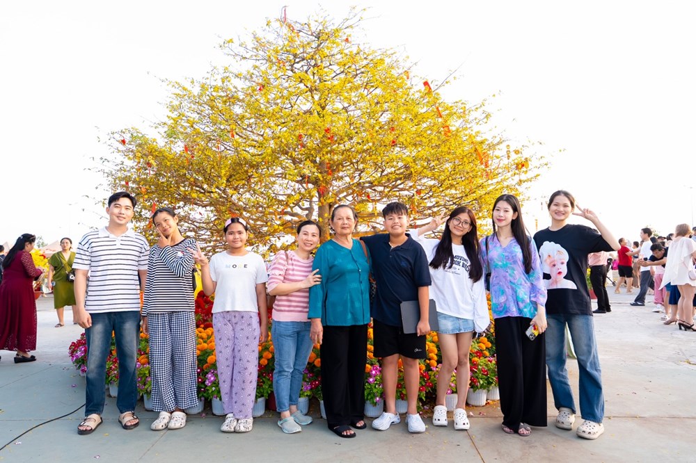 Check-in kín mạng xã hội, dòng người đổ về Cần Giờ đón đầu giá trị siêu đô thị ESG++ - ảnh 1