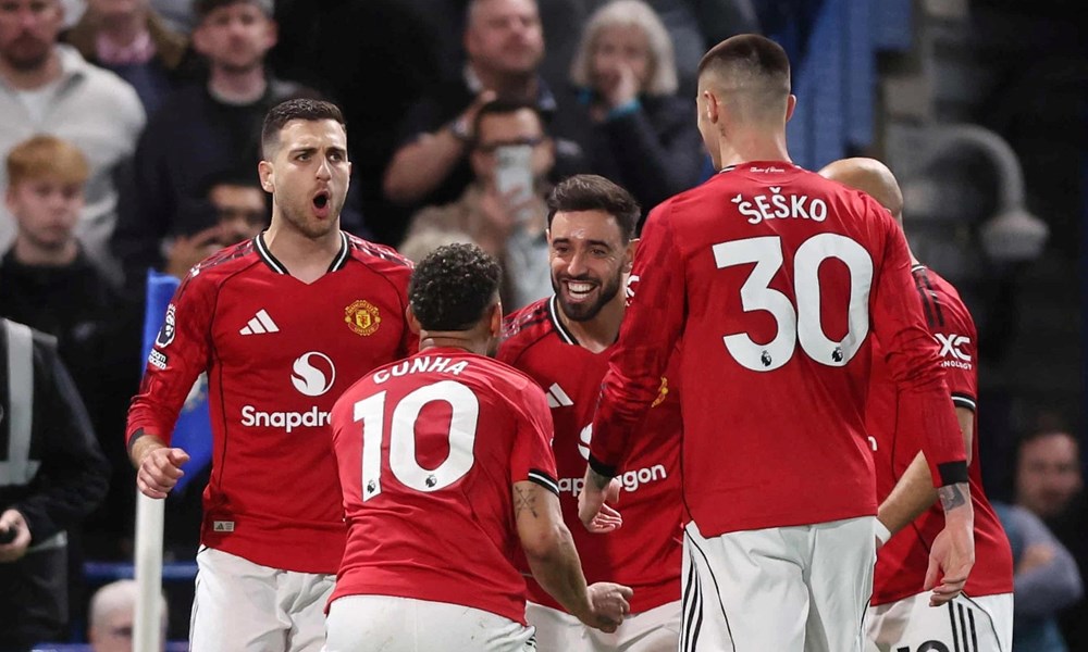 Man Utd hạ Chelsea, “áp sát” vé Champions League - ảnh 1