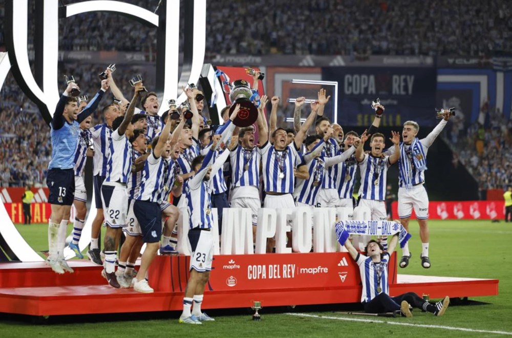 Atletico gục ngã trên chấm luân lưu, Sociedad vô địch Cúp Nhà vua - ảnh 1