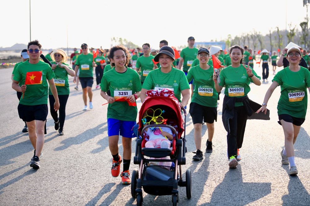 Hơn 1.000 người “nhuộm xanh” Cần Giờ, săn cơ hội sở hữu Vinhomes Green Paradise - ảnh 2