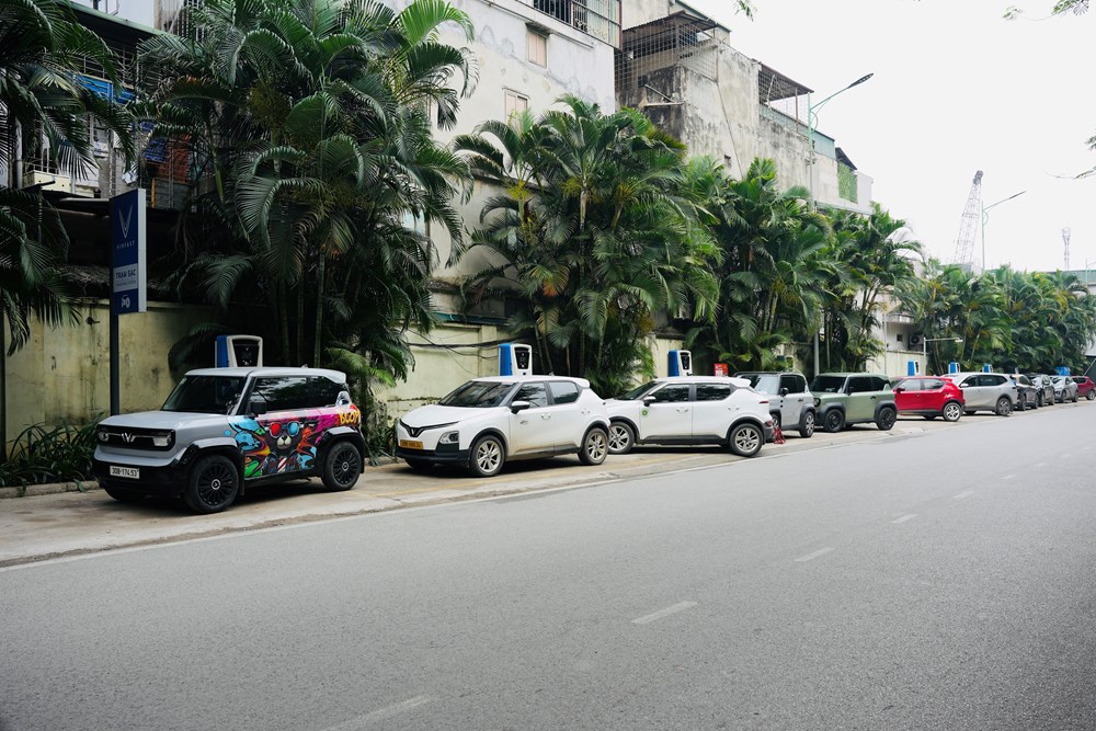  “Chuẩn hóa” trạm sạc xe điện tại khu chung cư: Đảm bảo an toàn, khả thi và không gây xáo trộn - ảnh 2