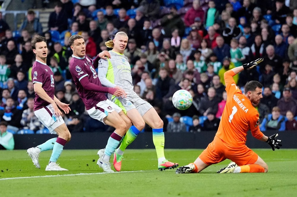 Đua vô địch Ngoại hạng Anh: Man City chiếm đỉnh, bước ngoặt hay thế giằng co mới? - ảnh 1