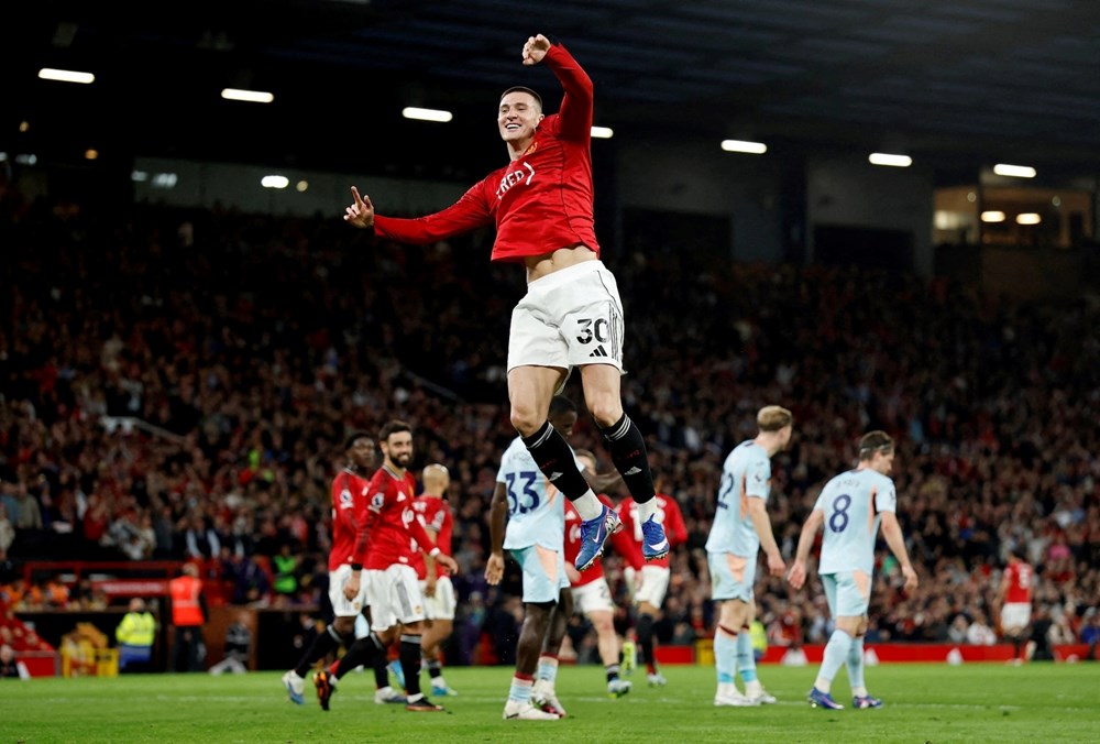 Manchester United hạ Brentford, tiến sát vé dự Champions League - ảnh 1