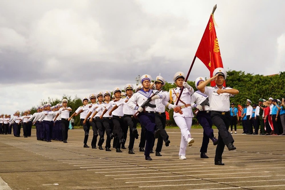 Trường Sa, DK1 canh thức để đất liền bình yên ngày lễ - ảnh 3