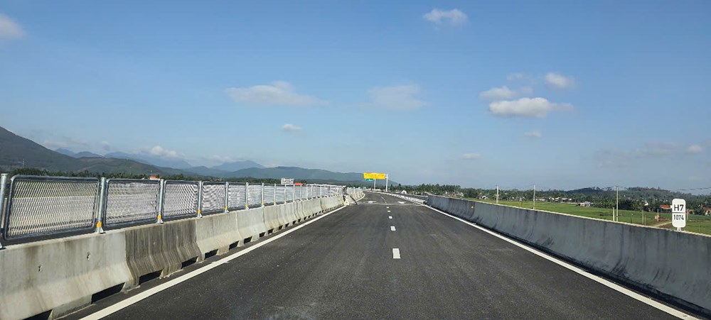 Cao tốc mới dịp lễ 30.4, 1.5 rút ngắn thời gian di chuyển ra sao? - ảnh 1