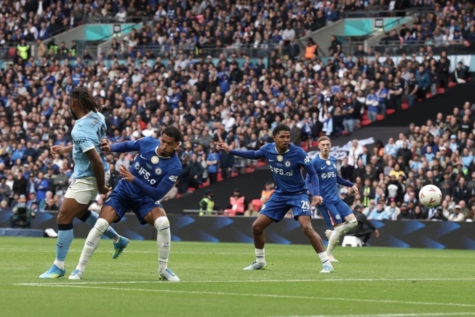 Cú giật gót viết lại lịch sử Wembley: Pep lập kì tích chưa từng có - ảnh 1
