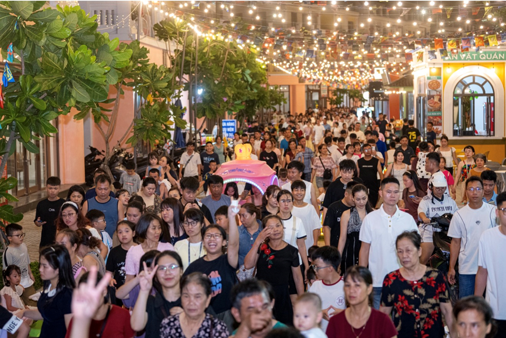 30 nghìn người đổ về Vịnh trung tâm tham gia Lễ hội biển Cát Bà  - ảnh 12