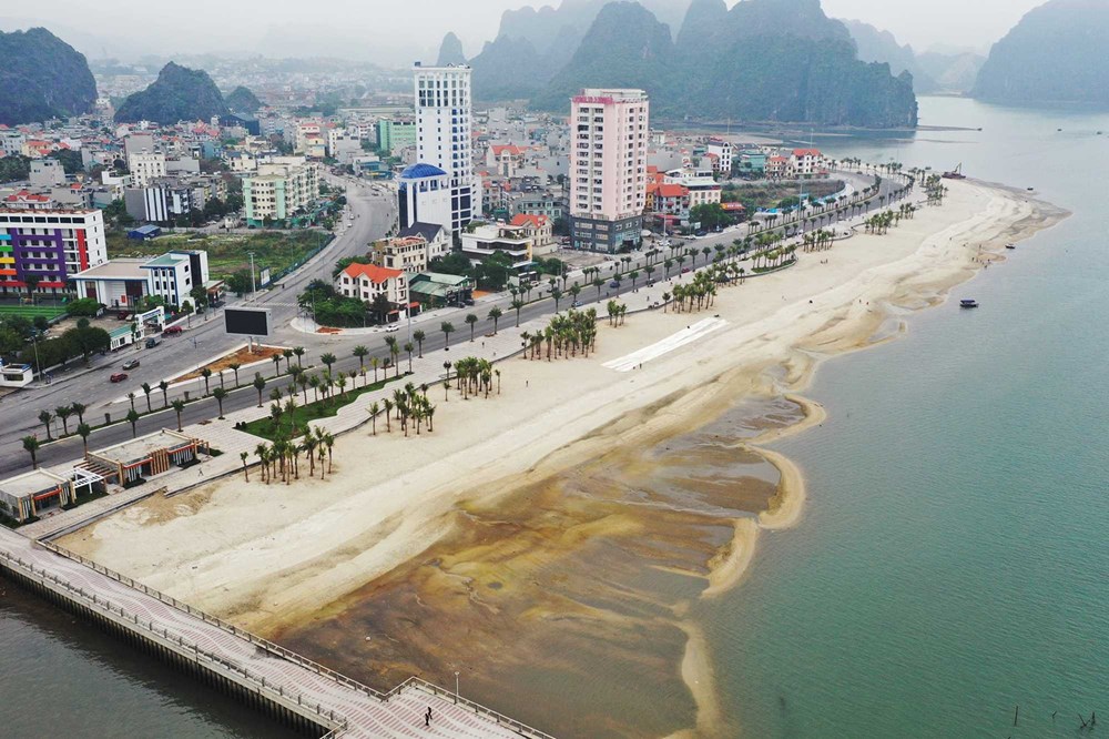 Quảng Ninh hướng tới trung tâm du lịch quốc tế, thành phố di sản tầm khu vực - ảnh 1