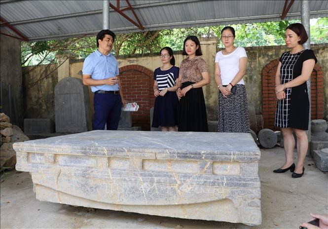 Phát hiện sập đá thời Lê Trung Hưng ở Ninh Bình - ảnh 1