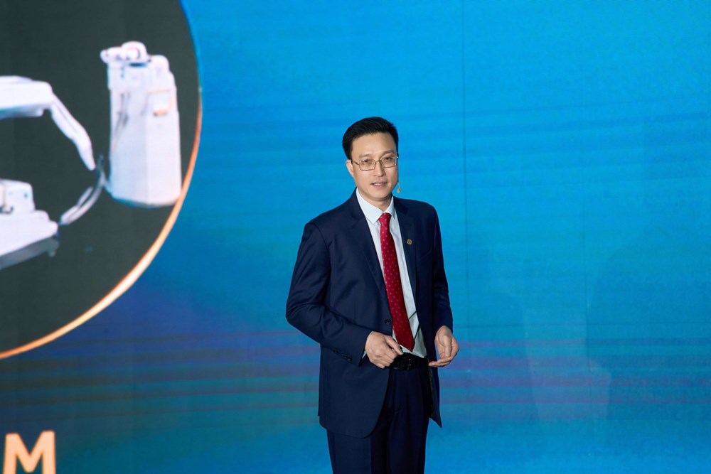 Bác sĩ nói về tương lai của ngoại khoa khi robot phẫu thuật ngày càng hiện diện nhiều trong phòng mổ - ảnh 4
