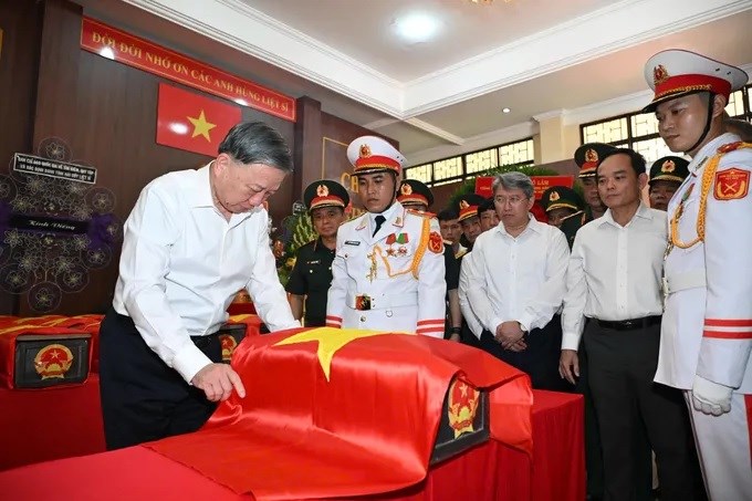 Tri ân những người đã hi sinh vì Tổ quốc - ảnh 1