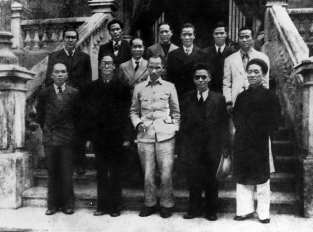 Thành lập Chính phủ lâm thời nước Việt Nam Dân chủ Cộng hòa (1945) - ảnh 1