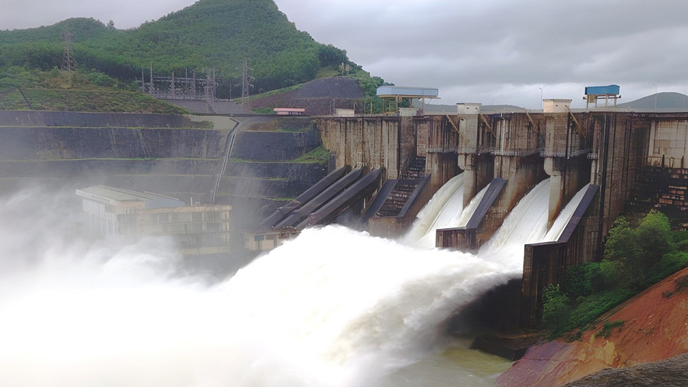 Mưa lớn còn diễn biến phức tạp: Những điểm xung yếu nào cần được gia cố? - ảnh 4