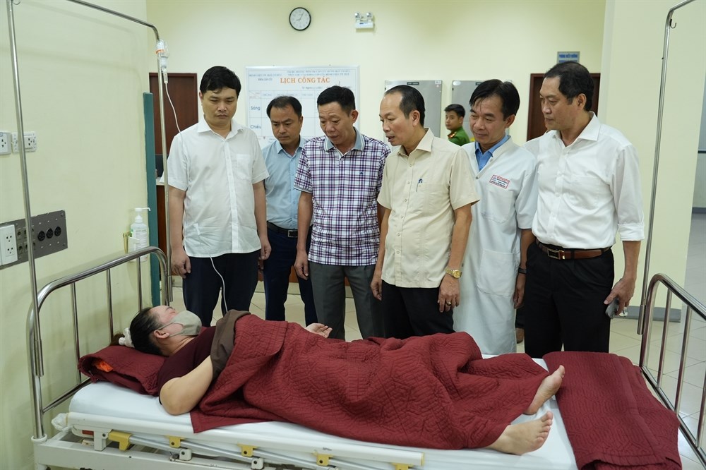 Lỗ hổng nào sau cánh cửa bếp? - ảnh 1