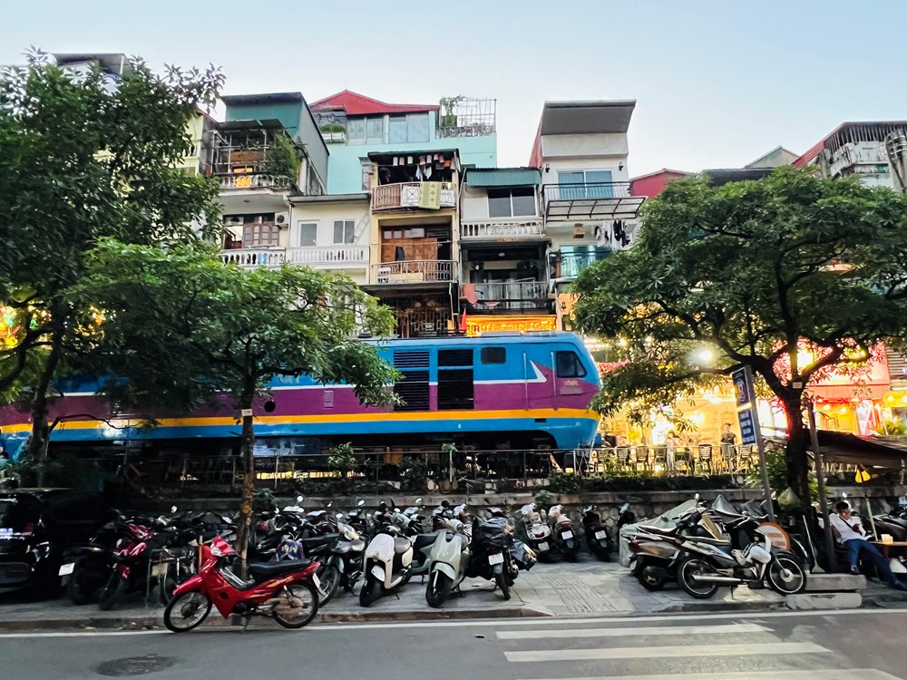 Tàu đường dài rời ga Hà Nội, hai đầu mối mới sẽ đón khách thế nào? - ảnh 1