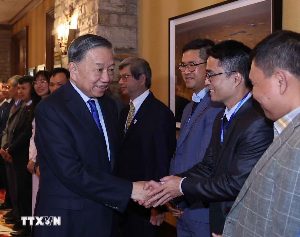 Tổng Bí thư, Chủ tịch nước Tô Lâm gặp đại diện Mạng lưới chuyên gia, nhà khoa học Việt Nam tại Canada - ảnh 2