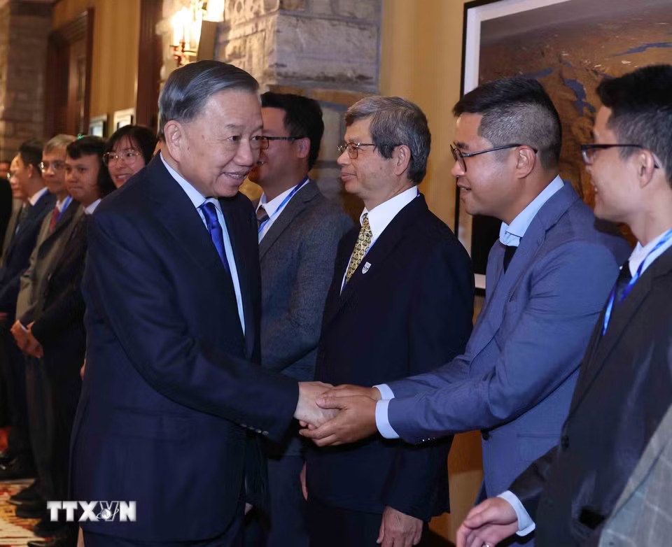 Tổng Bí thư, Chủ tịch nước Tô Lâm gặp đại diện Mạng lưới chuyên gia, nhà khoa học Việt Nam tại Canada - ảnh 3