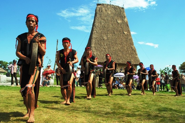 UNESCO thông qua Công ước bảo vệ di sản văn hóa phi vật thể (2003) - ảnh 1