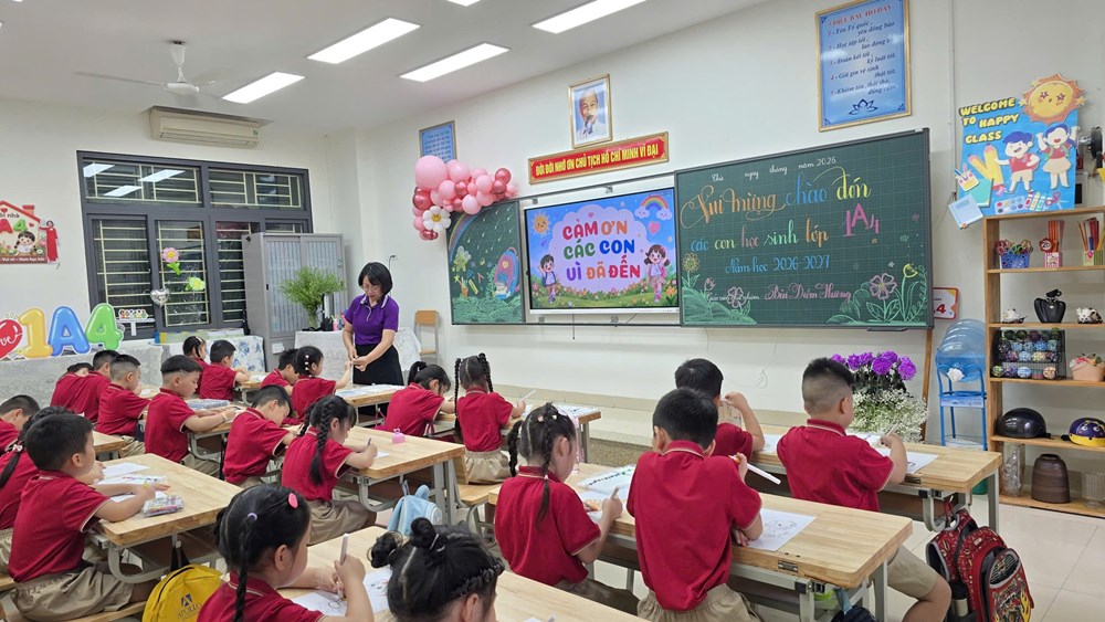 Hết giờ lên lớp, giáo viên vẫn chưa được “tan ca” - ảnh 1