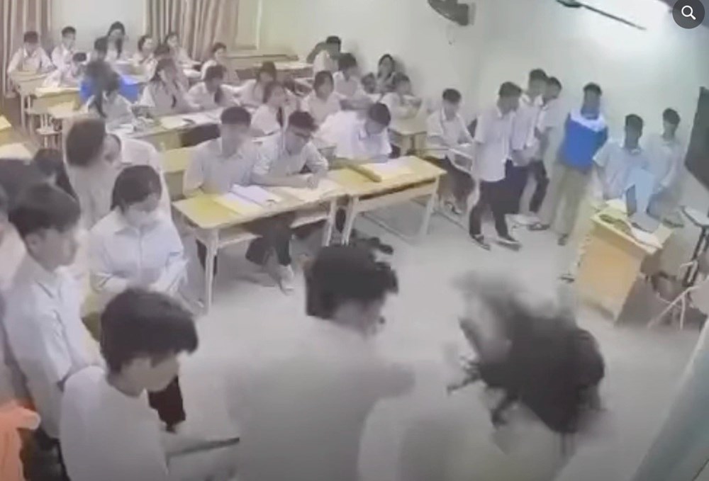 Vụ học sinh đánh cô giáo bị khởi tố: Lớp học còn phải “chữa lành“ - ảnh 1