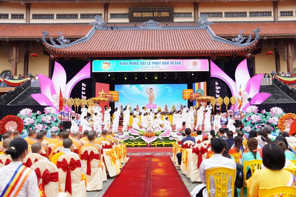 Rộn ràng không khí đón mừng Phật đản 2025 - ảnh 7