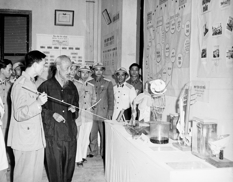 Tổ chức triển lãm “Hồ Chí Minh đẹp nhất tên Người” tại Nghệ An - ảnh 2
