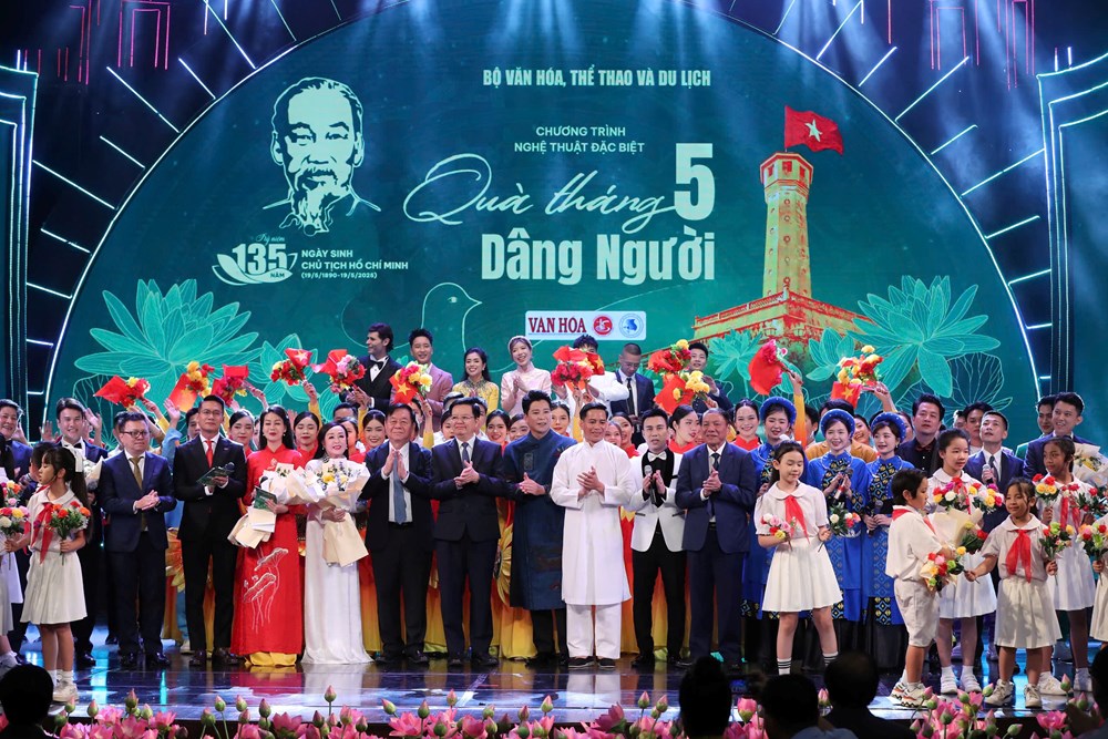Công chúng mong đợi chương trình nghệ thuật đặc biệt "Quà tháng 5 dâng Người" - ảnh 1