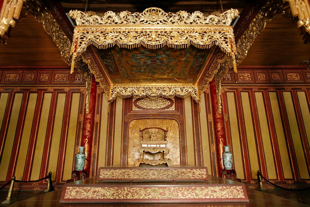 Bộ VHTTDL yêu cầu tăng cường biện pháp bảo vệ bảo vật quốc gia ngai vua Triều Nguyễn tại Huế - ảnh 3