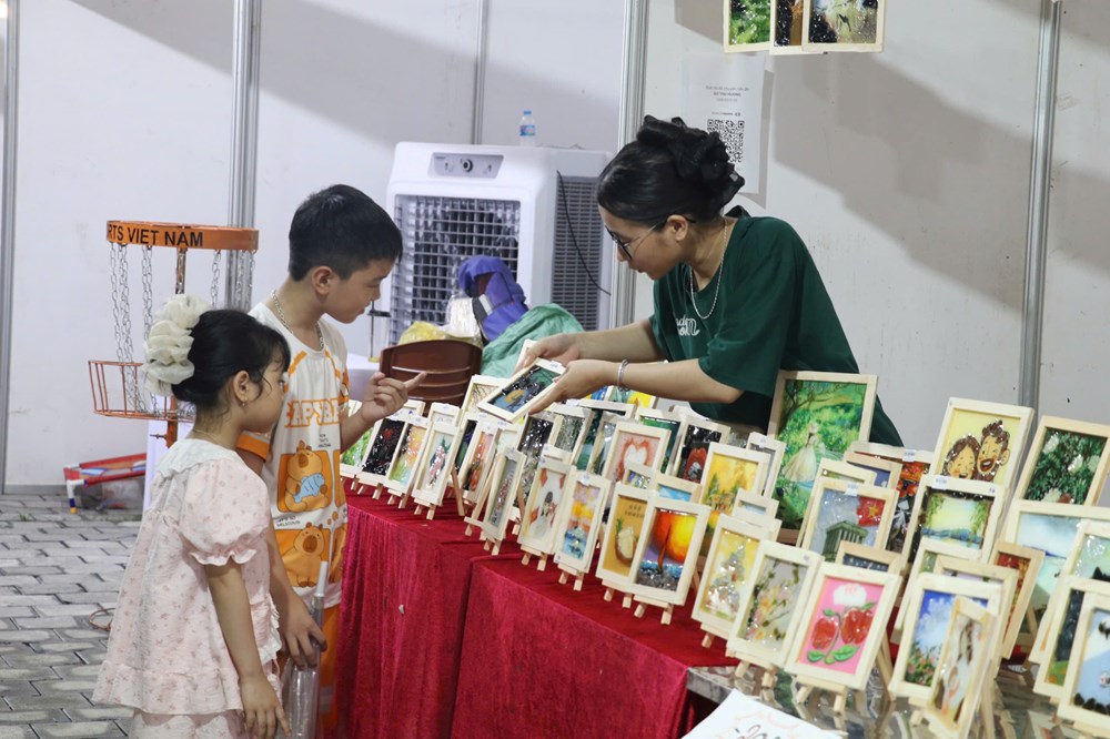 Khai mạc Ngày hội Thế giới tuổi thơ tại Ninh Bình - ảnh 5